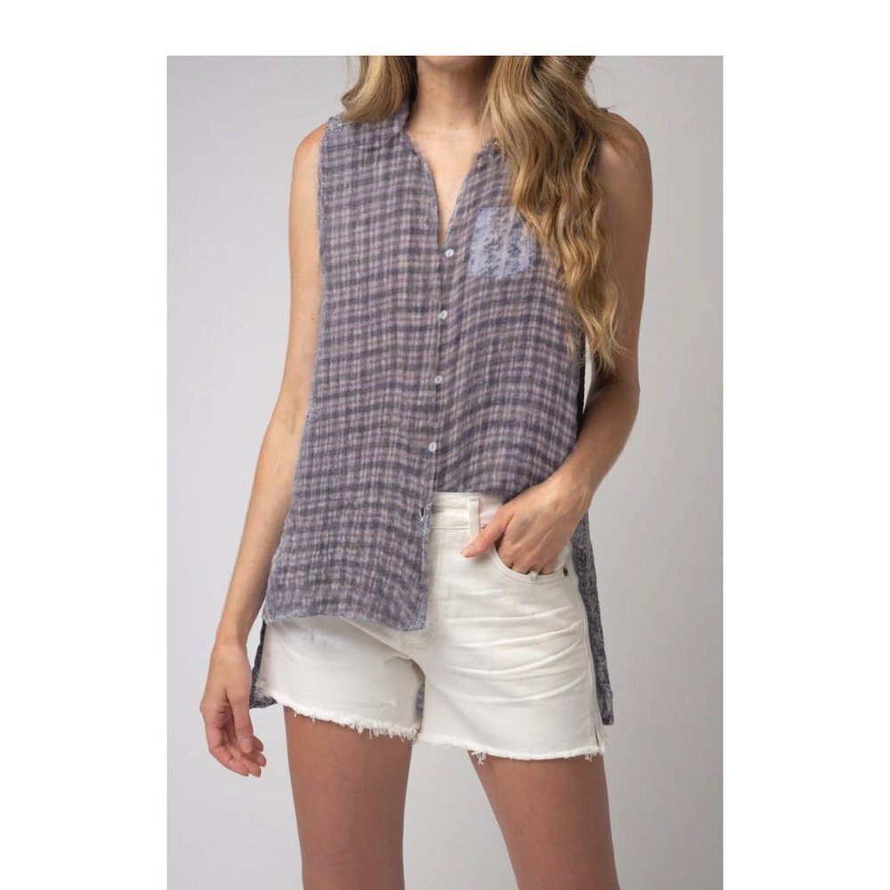 Sleeveless lightweight plaid and floral western vibe boyfriend shirt Size Small